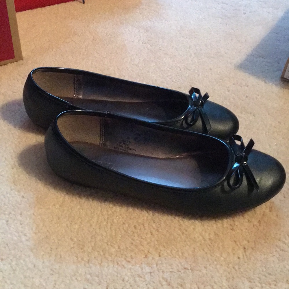 black flats
